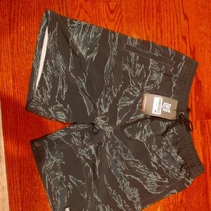 Freedom industries hybrid shorts tiger camo med.